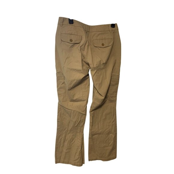 Dockers Womens Size 8 Khaki Beige Tan pants Favorite Fit Flared Leg Cargo - Picture 3 of 4